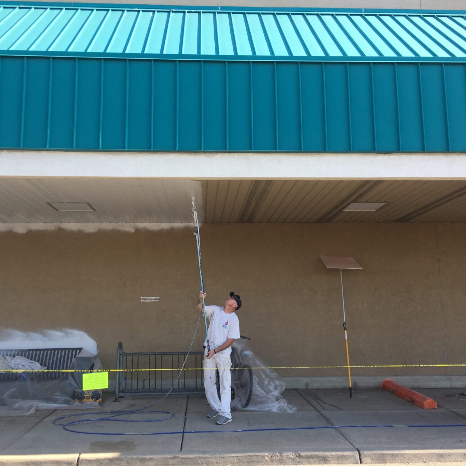 Painting-acrylic-on-a-metal-soffit